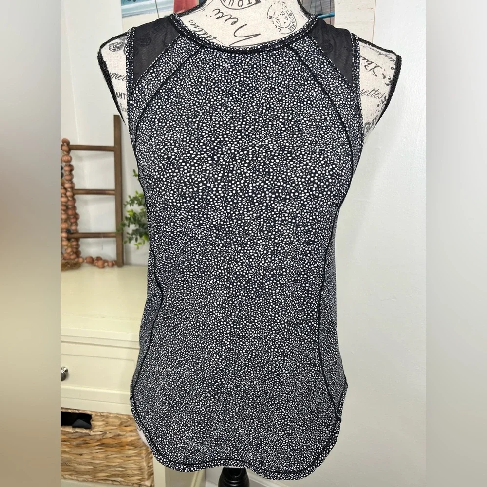 Lululemon Sculpt Tank (Freckle Flower Black White / Black)